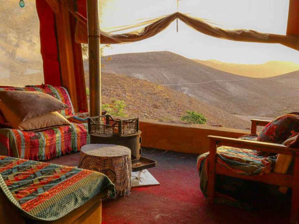 מבט מהחלון של ״זמן מדבר״